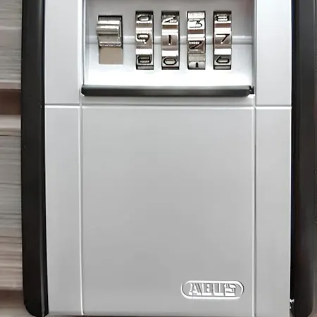 Charming House In With Shared Pool 度假居