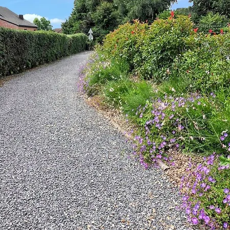 度假居 Charming House In With Shared Pool *
