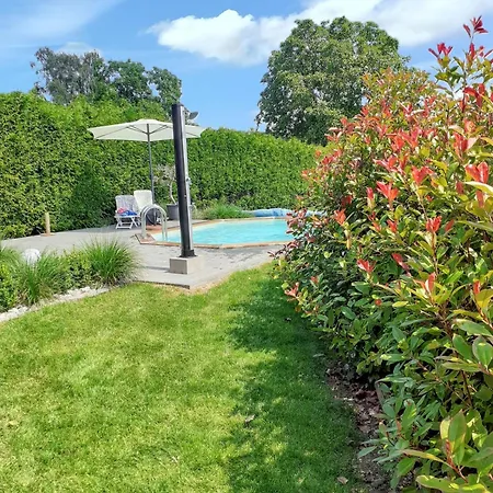 Charming House In With Shared Pool Semesterbostad *