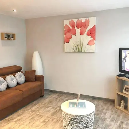 Charming House In With Shared Pool * Hamois
