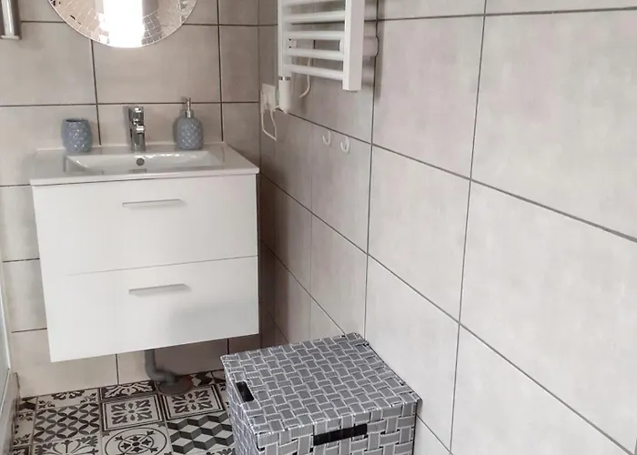 펜션 Charming House In With Shared Pool Hamois